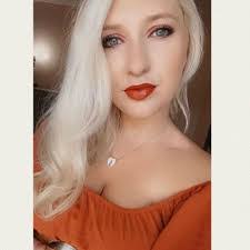 Deanna Watson's Instagram, Twitter & Facebook