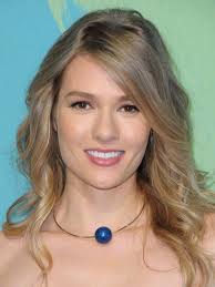 The Hottest Women On 'NCIS: Hawaiʻi' (With Photos)