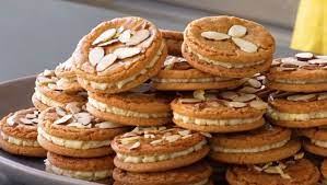 Brown Butter Toffee Sandwich Cookies In 2021 Butter Toffee Sandwich Cookies Brown Butter