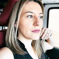 Elizabeth Durant's Instagram, Twitter & Facebook