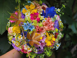 Jj's house offers tons of affordable wedding flowers and wedding bouquets in a variety of materials, such as silk wedding flowers and satin ones. Flower Shop Berlin Berlin Floristry Florist Berlin Flowers Gallery Wedding Floristry Flower Delivery