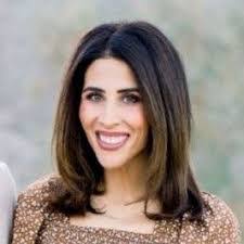 Stephanie Maddock's Instagram, Twitter & Facebook