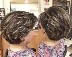 Ici elle est portée par une élégante dame d'une cinquante d'années. 45 Idees De Coiffure Cheveux Courts 50 Ans Coiffure Cheveux Courts 50 Ans Coiffures Cheveux Courts Cheveux Courts