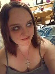 How to easily put in and take out contact lenses?