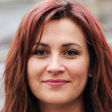 Leslie Pounds's Instagram, Twitter & Facebook