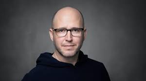 About the Jeanne & Dan Valente Center for Arts & Sciences