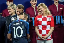 Emmanuel Macron Et La Presidente De Croatie Kolinda Grabar Kitarovic Kolinda Grabar Kitarovic Bikinis Beach Photos