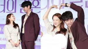 Kariyer tırmanışında oynadığı dizilerden çok filmleri ile tanınmaktadır. Kim Young Kwang Is Head Over Heels For Park Bo Young At Your Wedding Press Conference Jazminemedia