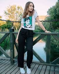 Turuncu Cicek Adli Kullanicinin Fashion Style Panosundaki Pin Tumblr Kiyafetler Pantolon Kiyafet