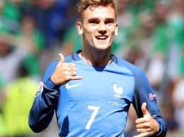 Ungarn hat in der deutschen gruppe f die große überraschung verpasst, weil griezmann den starken peter gulacsi doch noch überwindet. Antoine Griezmann Schoss Frankreich Ins Viertelfinale 2 1 Gegen Irland Fussball Em Vienna Vienna At