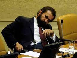 Fighters must have at least one completed mma bout in the past. La Misma Foto De Hugo Gutierrez Durmiendo Todos Los Dias Publications Facebook