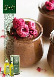 Mousse Au Chocolat Ingredients 200g De Chocolat Noir Brise En Morceaux 3 Gros Oeufs Separes 2 Cuilleres A Soupe D Huile D Olive Food Fruit Raspberry