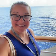 What is the best place to stay with 4 adults and 2 children near Sea World  in Orlando?