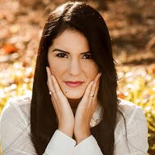 Silvana Nascimento's Instagram, Twitter & Facebook