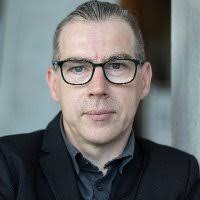 Peter Tom Jones (@PeterTomJones)