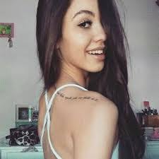 Barbara Oliveira's Instagram, Twitter & Facebook