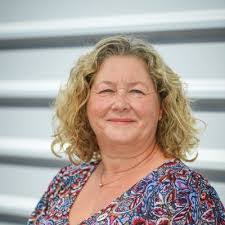 Bernice Mckenna's Instagram, Twitter & Facebook