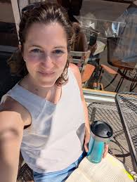 2 Sisters 2 Stories 1. 1