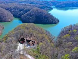 Gorgeous view of dale hollow lake and the beautiful tennessee mountains from this building lot. Dale Hollow Lake Retreat Luxury Real Estate Auctions