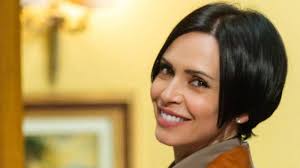 Un Posto al Sole, anticipazioni 7 maggio: Elena vuole aiutare Michele  Saviani a tornare in radio