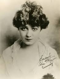 Edna Mayo's Instagram, Twitter & Facebook