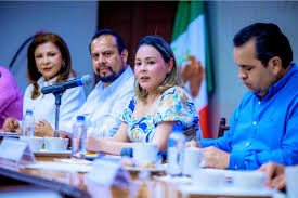Gobernadora Yeraldine firmó convenio con la Universidad Nacional Rosario  Castellanos. A partir de septiembre impartirá sus clases presenciales en  instalaciones de la Ciudad Educadora y Sustentable del Saber; actualmente  ofrece clases en