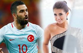 Buse Terim Ve Arda Turan In Annesine Surpriz Telefon