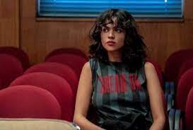 Check out pay or wait's interview with #eizagonzalez about her new #netflix film #eizagonzalez. Fran I Care A Lot Twitter Search Twitter In 2021 Curly Hair Styles Cute Haircuts Hair Envy