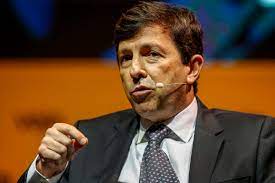 He is one of the founders of the new party (novo), which he presided from september 2015 to july 2017, and was its candidate in the brazilian presidential election of 2018. Com Salles Fora Do Novo Amoedo Ve Ministro Ideologico E Critica Gestao Veja