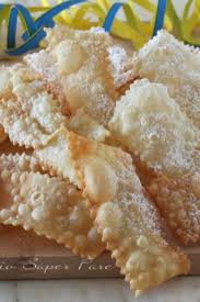 Per prima cosa, sbattete le uova in una ciotola. Pin Su Ricette