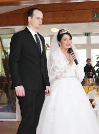 Was passiert wenn bei 4 hochzeiten und 1 traumreise zwei paare den gleichen punktestand haben? Traumreise Thema