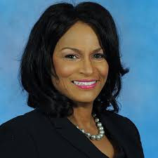 Julie Mcneil's Instagram, Twitter & Facebook