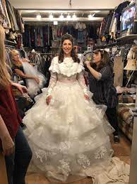 May 31, 2021 · 'jeopardy!' guest host mayim bialik opens about gig, calls it 'immense honour' simon cowell pulls out of 'x factor israel' jury duty; The Big Bang Wedding Mayim Bialik Shares Behind The Scenes Pics