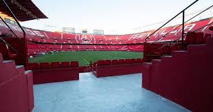 Se inauguró el 7 de septiembre de 1958 y su aforo actualmente es de 43 883 espectadores. Que Cambiara En El Estadio Ramon Sanchez Pizjuan Por El Coronavirus Javisfc Com