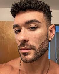 Isaac Bradshaw's Instagram, Twitter & Facebook