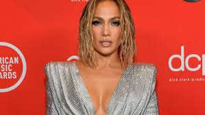 #halftime #shakira #jenniferlopezpresentación completa del entre tiempo del súper bowl, son shakira, jeniffer lópez, j balvin, bad bunny, y la participación. Jennifer Lopez Called Out By Beyonce Fans After Amas Performance Fox News