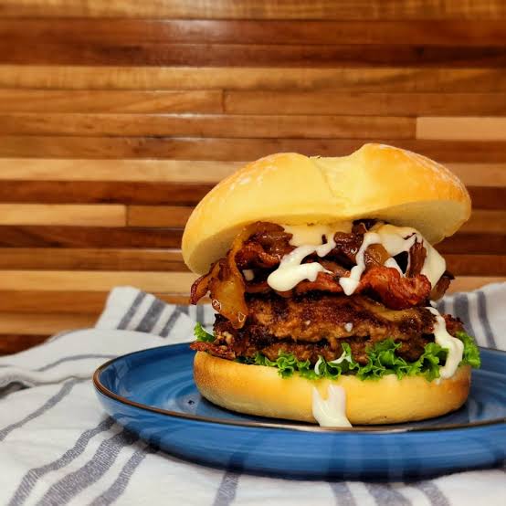 Bacon & Blue Cheese Burgers - Homemade on a Weeknight