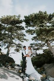 A Bohemian Coastal Wedding At The Lookout In Brooklin Maine Maine Wedding Maine Wedding Photographer Maine Wedding Venues