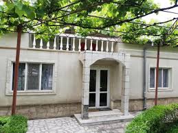 Pensiunea dispune de 5 camere elegante, dotate cu grupuri sanitare individuale si. Holiday Houses In Tirgu Ocna