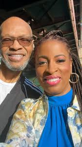 Gloria Moore (@glomorecosmetics) • Foto dan video Instagram