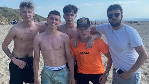See a recent post on tumblr from @fitfootballers about phil foden. Manchester City S Phil Foden To Be Warned After Joining In Beach Kickabout Sport The Times
