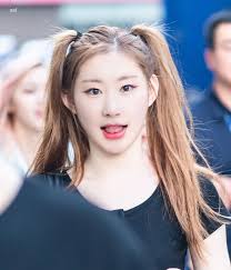 Why do people think Chaeryoung (ITZY) is ugly? I personally think she is  beautiful, but is it because she doesn't conform to the Korean beauty  standards?