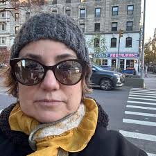 Roman baths didn't just evolve; they became incredibly advanced. Imagine  under-floor heating systems, called hypocausts, powered by wood-burning  furnaces. These weren't just for warmth but for creating a luxurious and  comfortable bathing