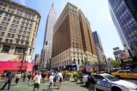 Herald square et greeley square sont des places de la ville de new york, dans l'arrondissement de manhattan. Herald Square Audio Tour Azbo