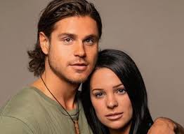 Od is an abbreviation for oculus dexter which is latin. Andreanne Et Carl D Od Chez Nous Partagent Une Superbe Photo De Couple