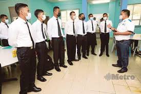 Lapan Kali Cuba Nasib