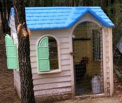 Des Poulaillers Faits Avec Des Maisons Poulet Pas Cher Poulailler Poulailler Diy