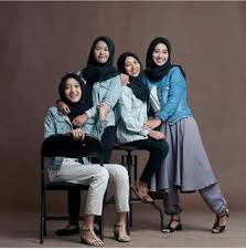 Desaincouple.wordpress.com adalah toko couple terbesar di indonesia yang menyediakan beragam jenis baju couple mulai dari. Pin On Happy Family