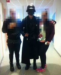 Mas parece que às vezes as pessoas vão longe demais. Fotos Assassinato Em Uma Escola Na Suecia El Pais