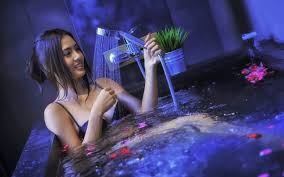 Html5 available for mobile devices. Wallpaper Women Model Night Water Asian Wet Bathtub Singing Performance Stage Concert Musical Theatre Nightclub Music Venue 2560x1600 Wallpapermaniac 316014 Hd Wallpapers Wallhere